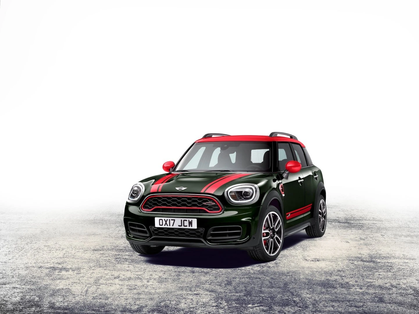 Erdvus ir sportiškas naujas „MINI“ šeimos narys – „MINI John Cooper Works Countryman“
