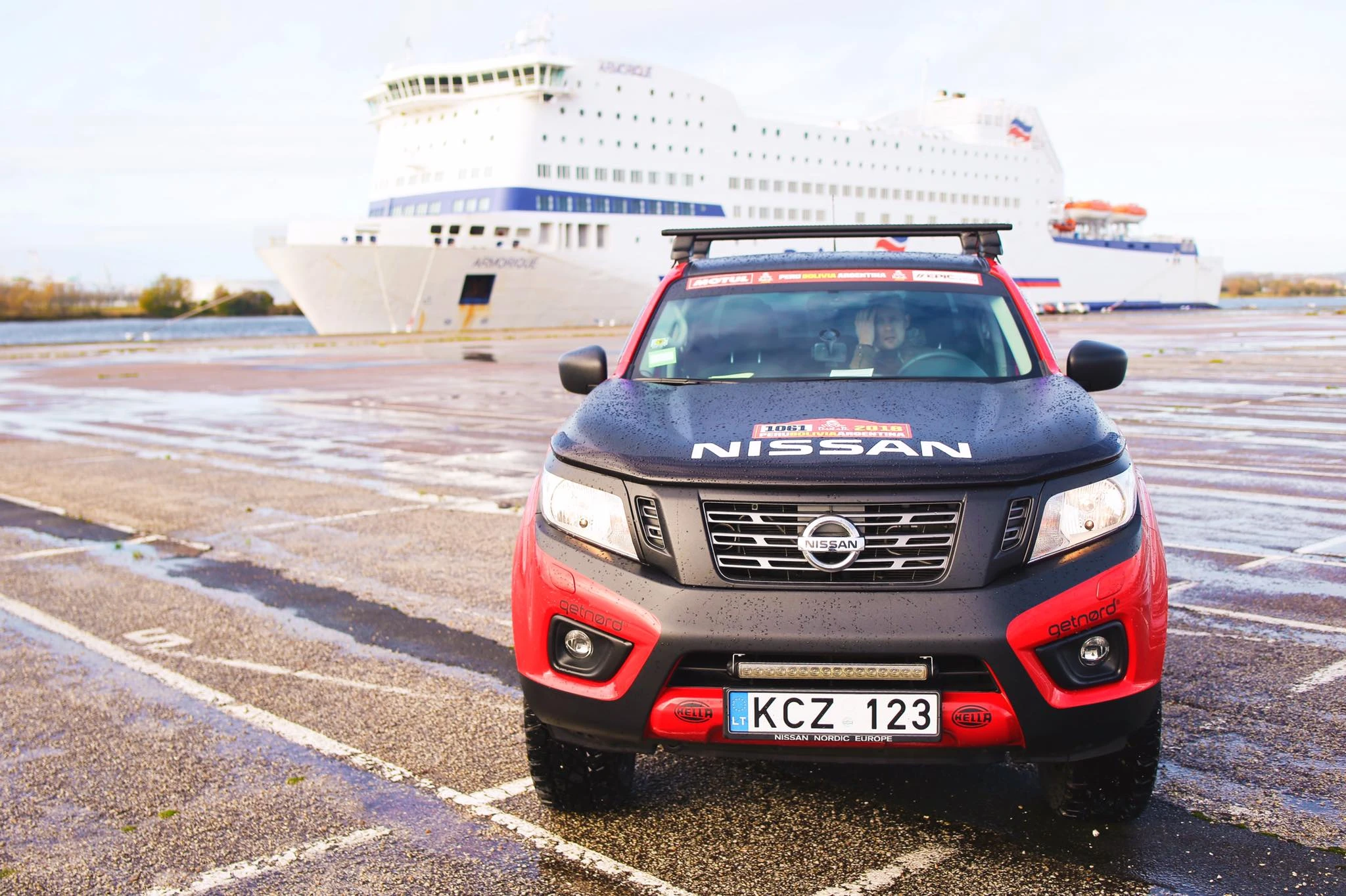 Dakaro fanų automobiliai – tik su keturių varančių ratų pavara