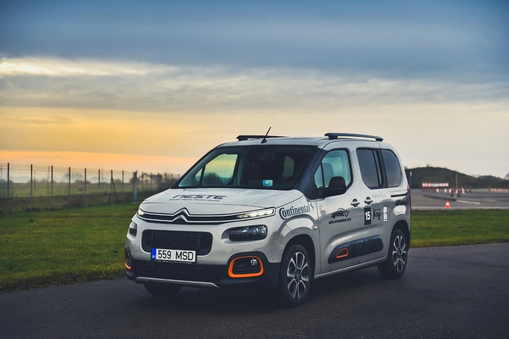 Automobilių ekonomiškumas auga ne tik techninių duomenų lentelėse