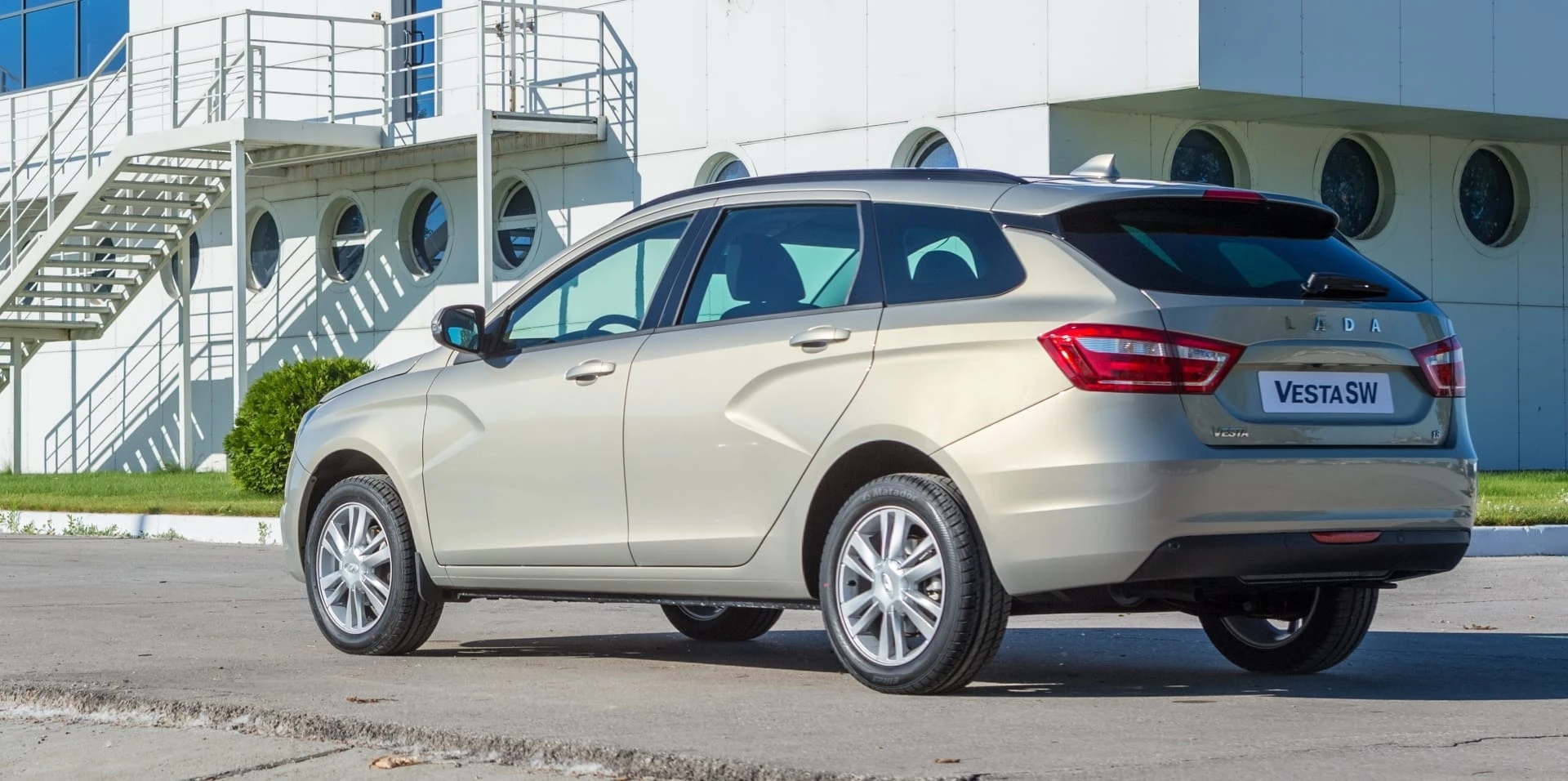 Rytietiška „Lada Vesta“ tikisi atrasti savo pirkėjų Lietuvoje