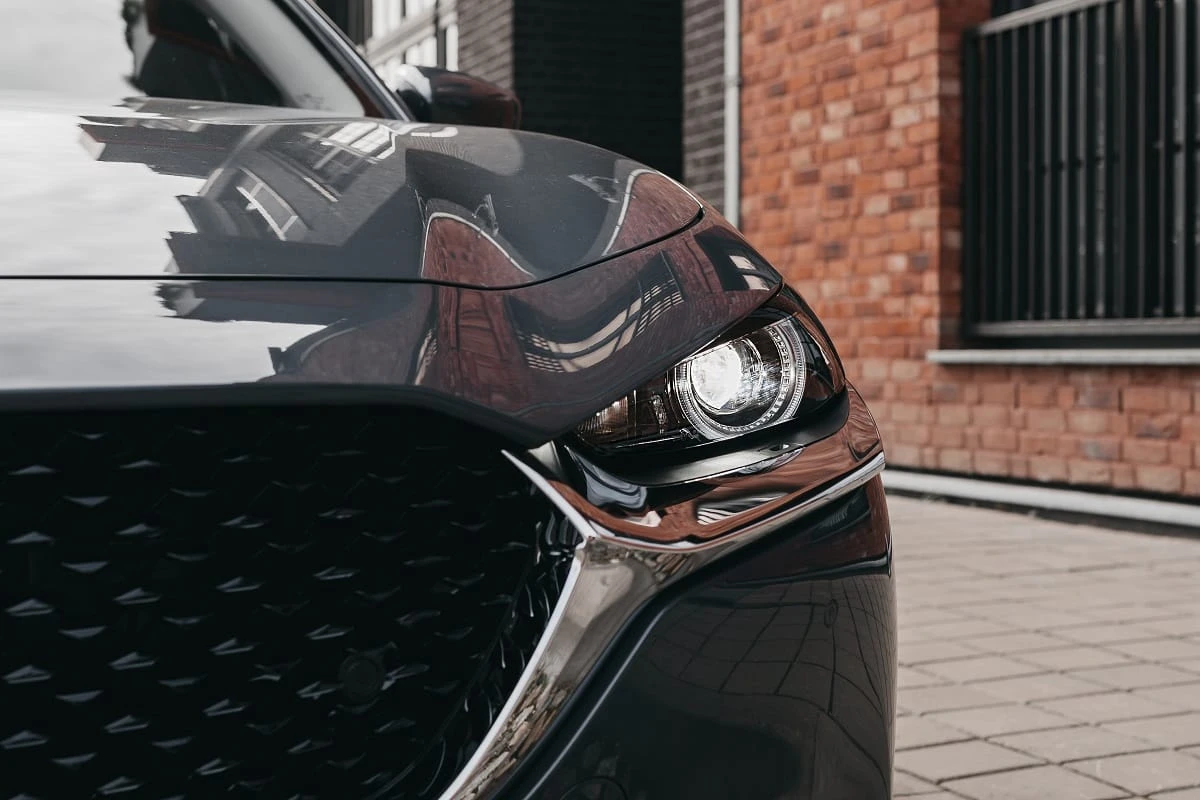 Visiškai naujas kompaktiškas miesto visureigis „Mazda CX-30“ atvyko į Lietuvą
