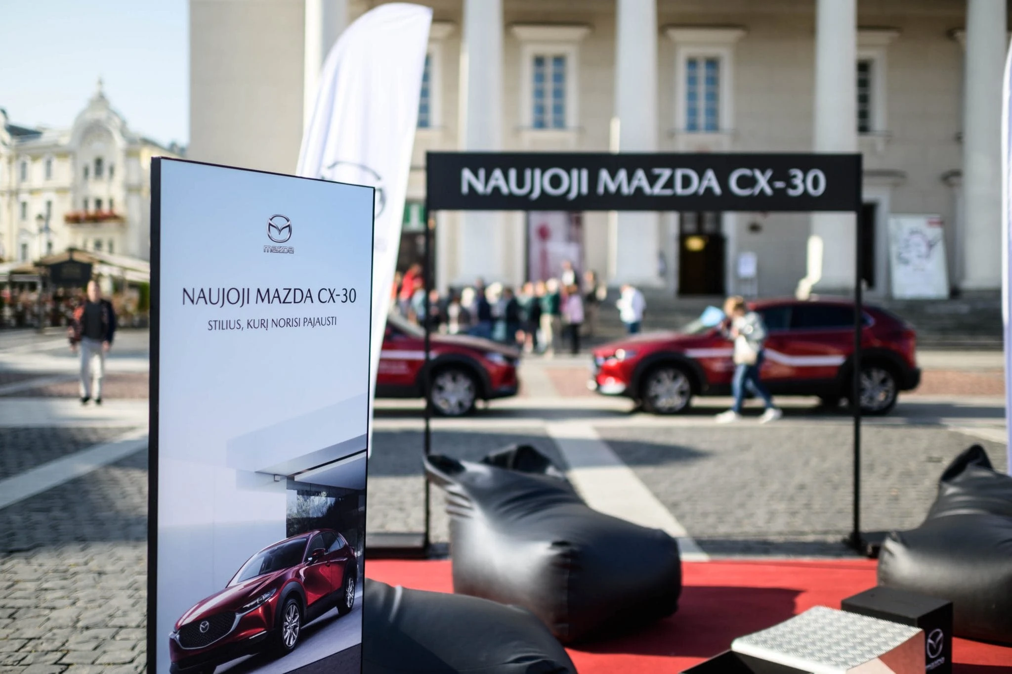 Visiškai naujas kompaktiškas miesto visureigis „Mazda CX-30“ atvyko į Lietuvą