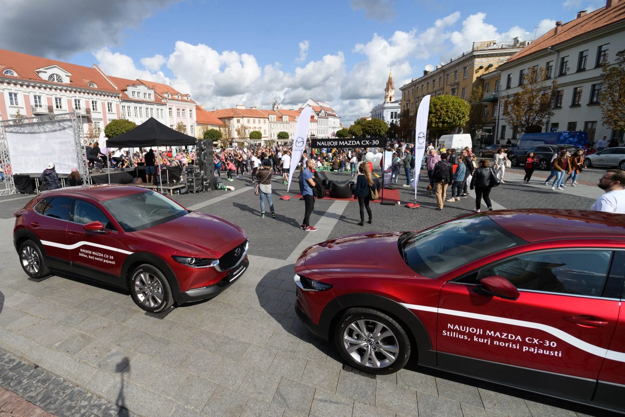 Visiškai naujas kompaktiškas miesto visureigis „Mazda CX-30“ atvyko į Lietuvą
