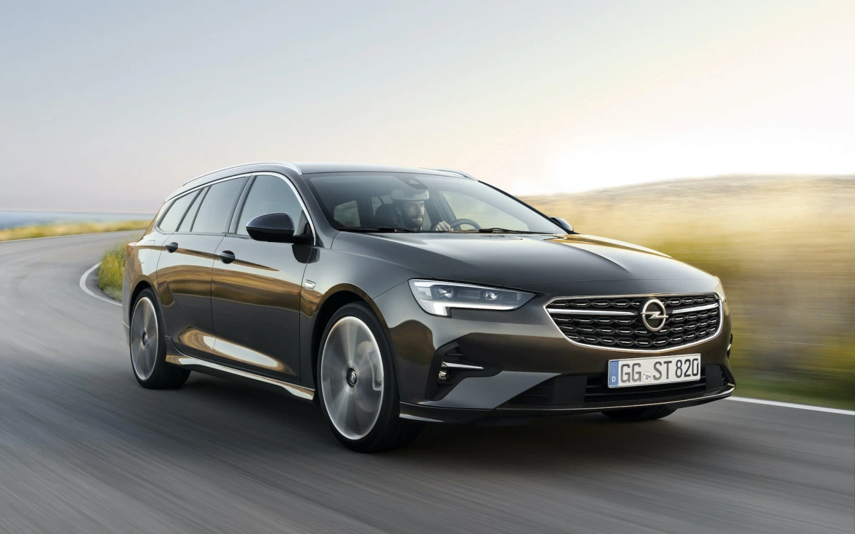 Pristatomi atnaujinti „Opel Insignia“ modeliai