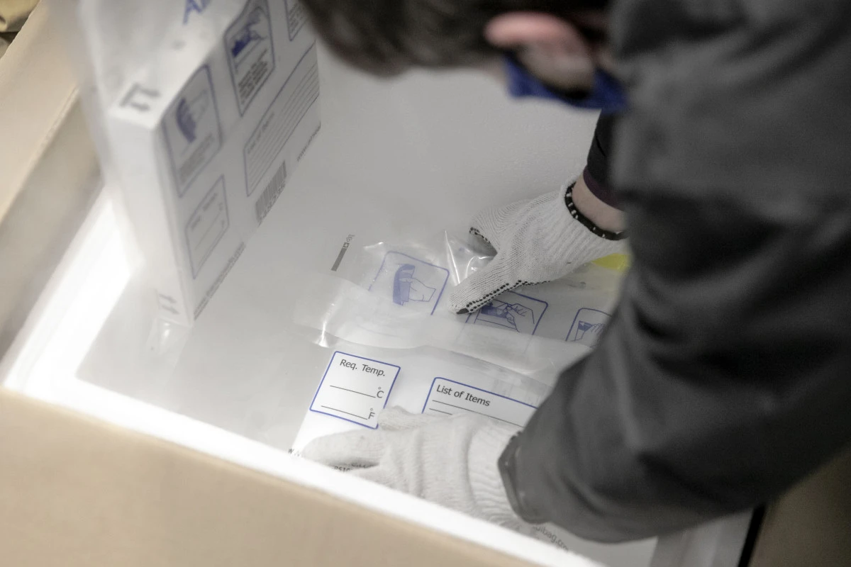 Į Lietuvą atvyko pirmoji COVID-19 vakcinų siunta. +Nuotraukos ir video