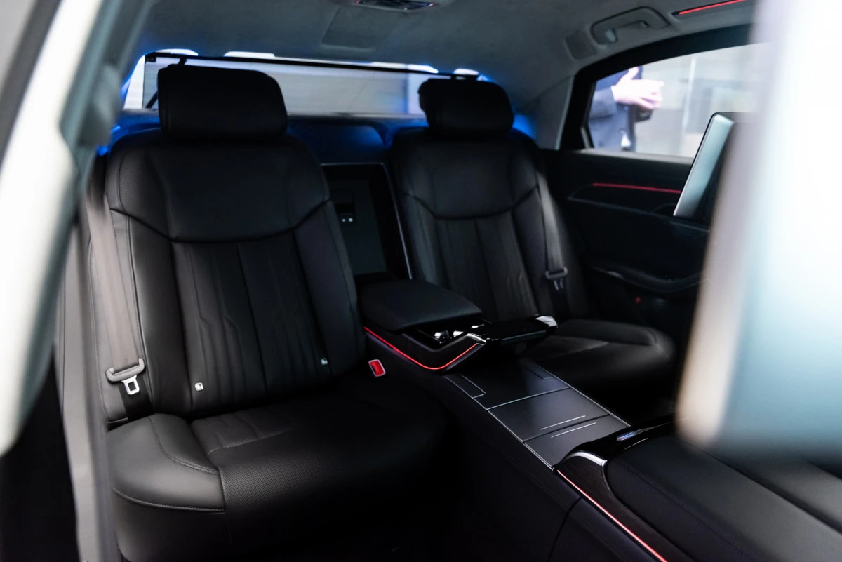 Į Lietuvą atkeliavo šarvuotas „Audi A8L Security”