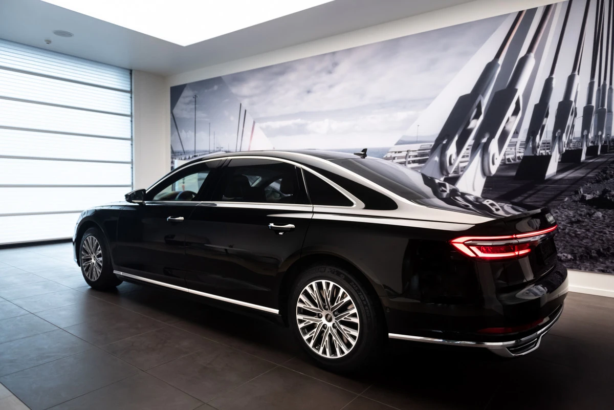Į Lietuvą atkeliavo šarvuotas „Audi A8L Security”