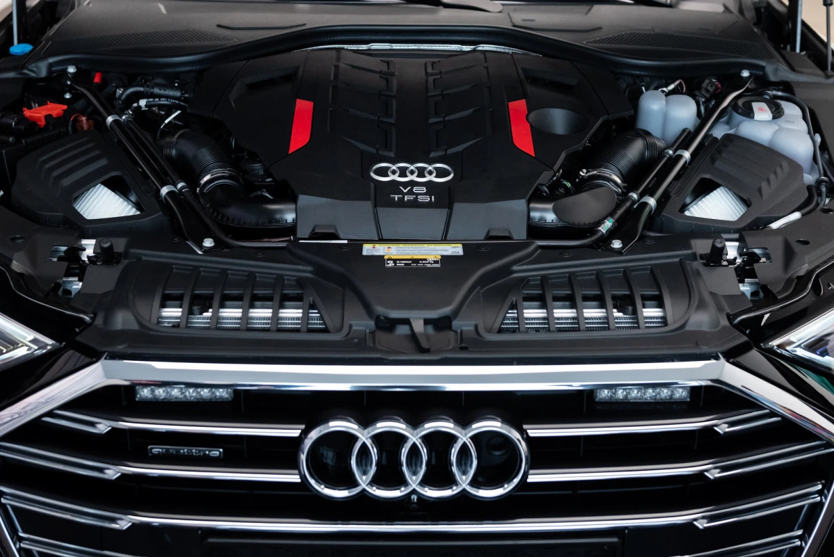 Į Lietuvą atkeliavo šarvuotas „Audi A8L Security”