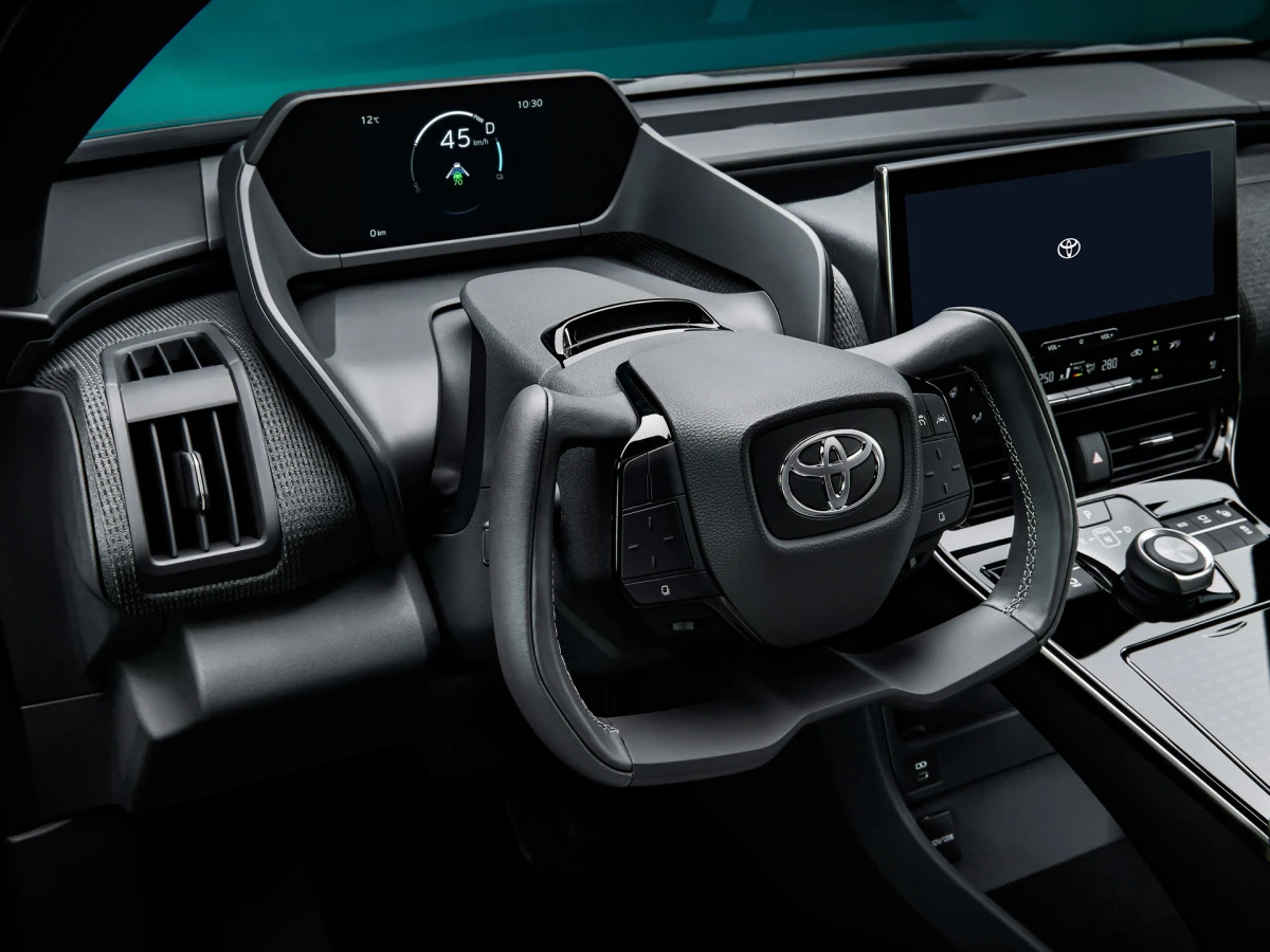 Pasauliui pristatytas visiškai naujas „Toyota bZ4X“ modelis