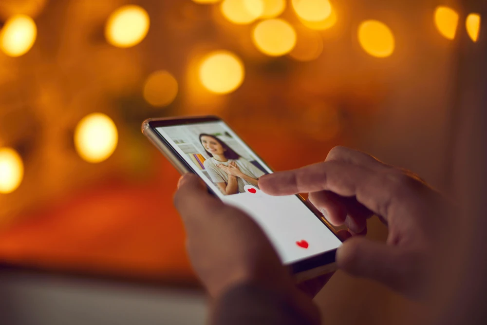 Greitoji pagalba vienišiams: 3 alternatyvos „Tinder“ pažinčių programėlei