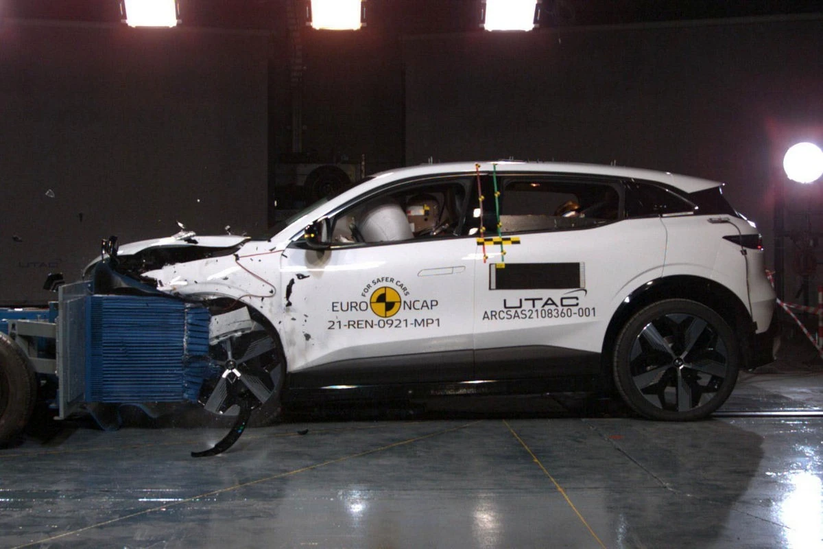 Šventinė savaitė su „Renault Megane E-Tech Full Electric”