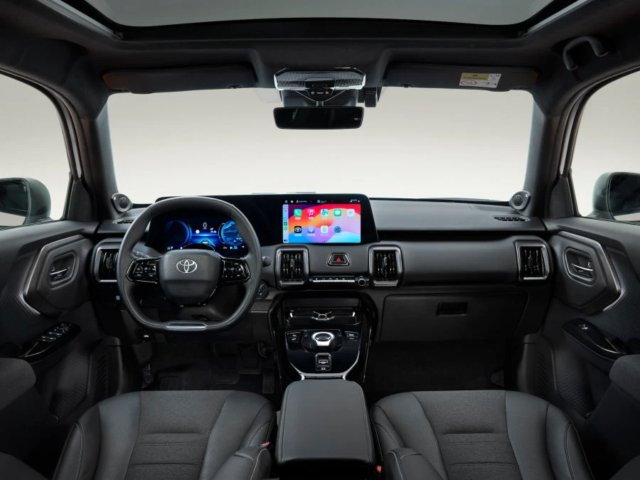 „toyota“ pristatė visiškai naują elektromobilį „Toyota“ pristatė visiškai naują elektromobilį
