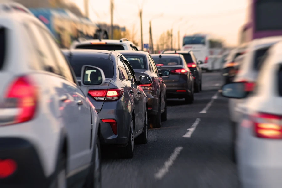 Vienas sudėtingiausių mėnesių vairuotojams didmiesčiuose: ką kiekvienas turėtų žinoti prieš išvažiuodamas iš namų rugsėjį