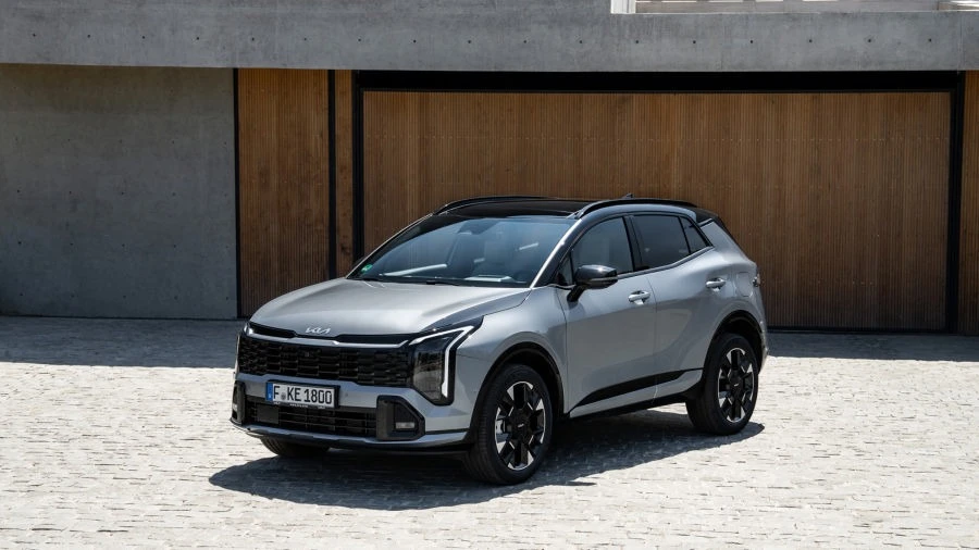 Nedideli išvaizdos pokyčiai – tik ledkalnio viršūnė: atskleidė, kaip gamintojai keičia automobilius
