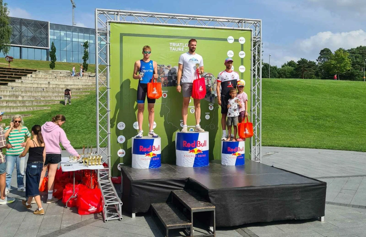 Panevėžio R. Sargūno sporto gimnazijos triatlonininkams – pergalės Jonavoje
